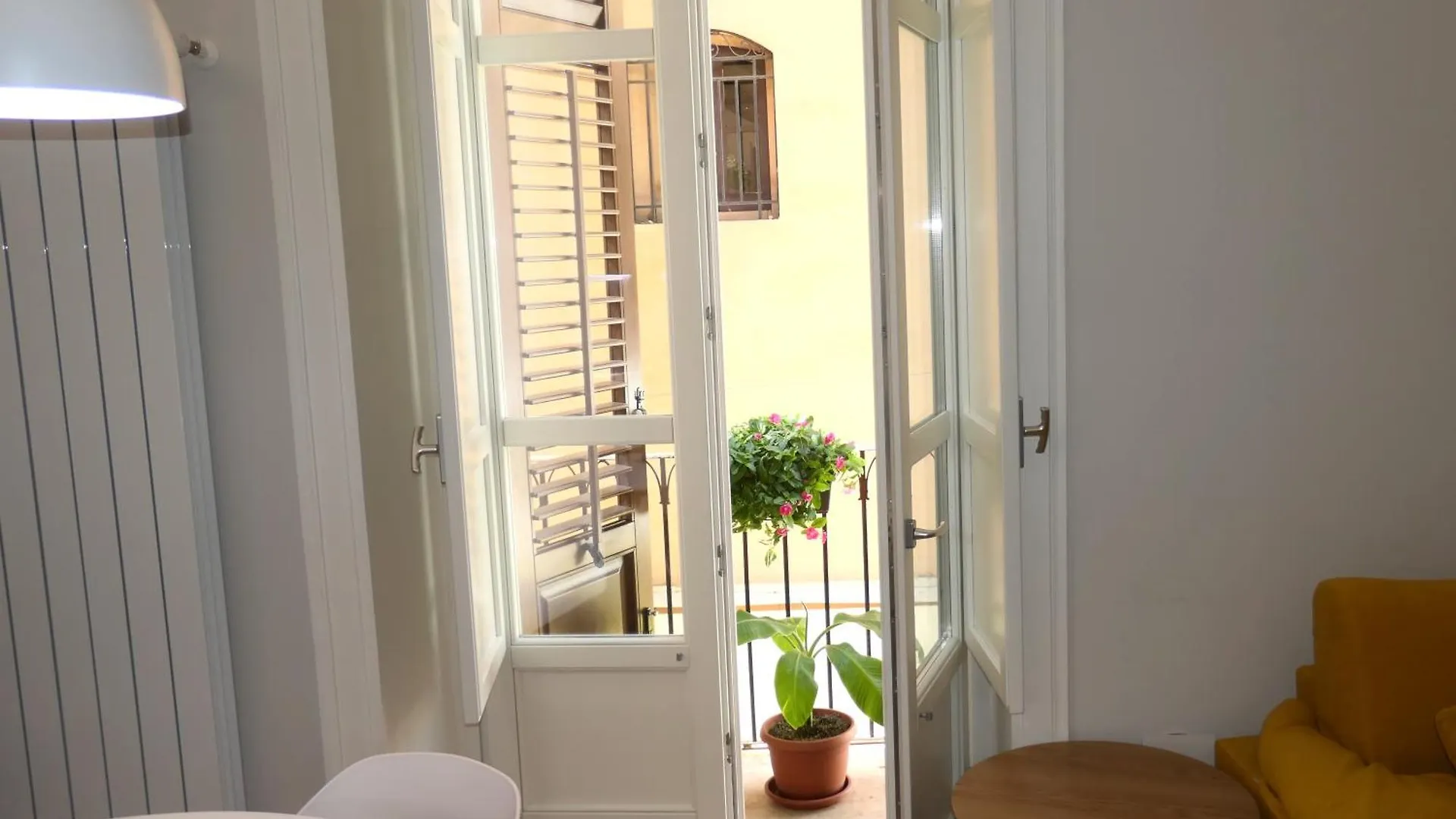 Opera Suites - Norma Palerme